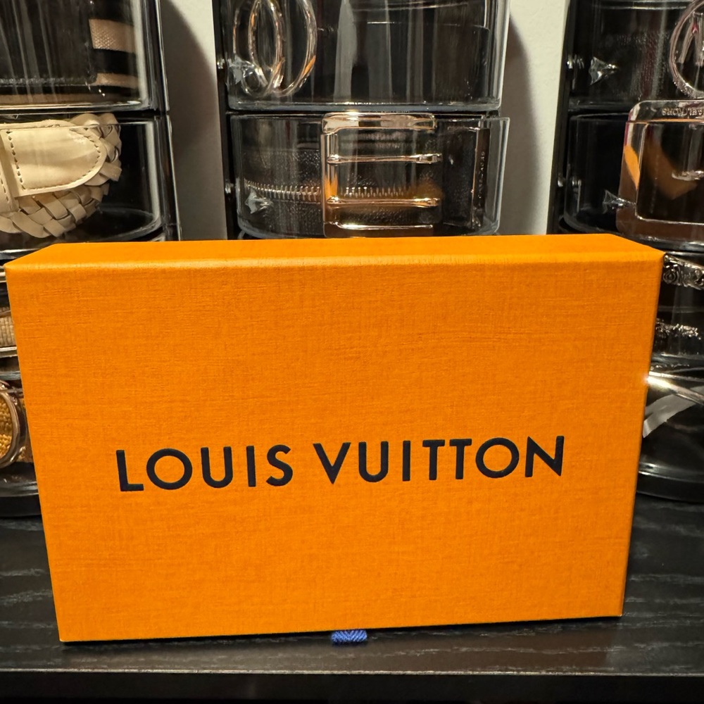 Lv Box - image 1